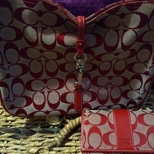 COACH spring 🍒 handbag and wallet set